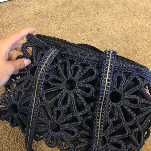 ADORABLE FLORAL PURSE - Picture 2 of 2